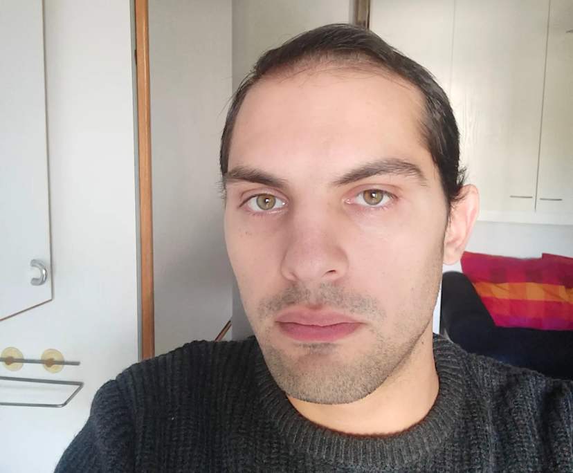 Roberto (30), $220, No pets, Non-smoker, and No children