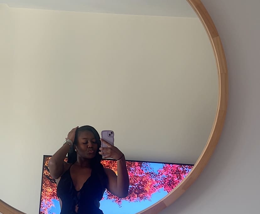 Joy (20), $350, Non-smoker, No pets, and No children