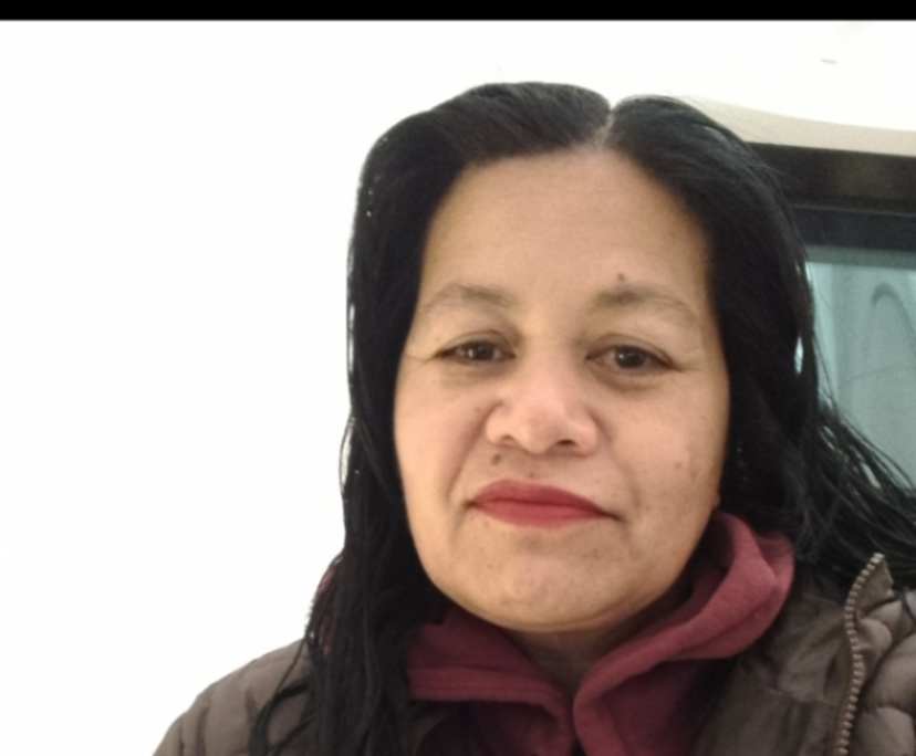 Amanda (53), $400, Non-smoker, No pets, and No children