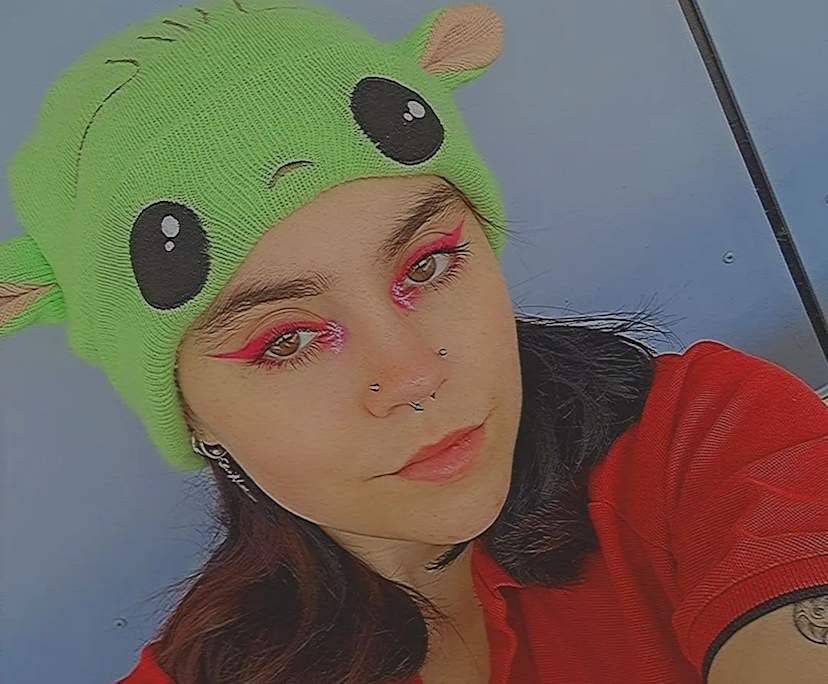 Arijana Myers (22), $350, Have pets, Smoker, and No children