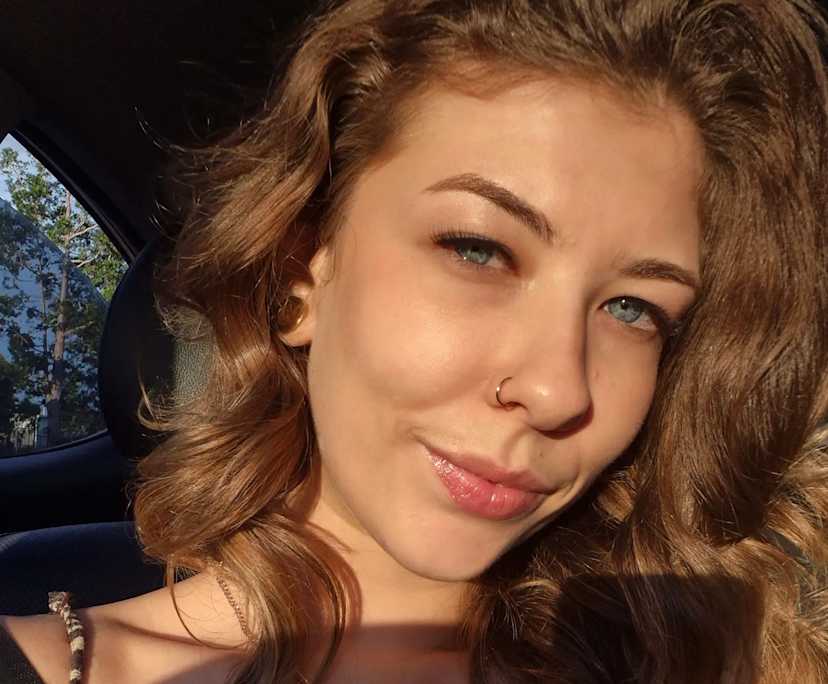 Lucy (29), $350, Smoker, LGBTQIA+, No pets, and No children