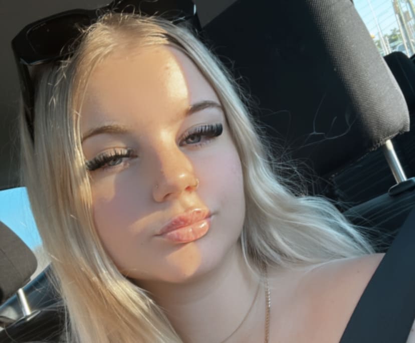 Lilly (18), $300, Non-smoker, No pets, and No children