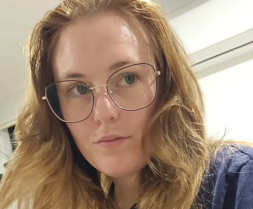 Rebecca Salcedo (27), $400, Non-smoker, Have pets, and Have children