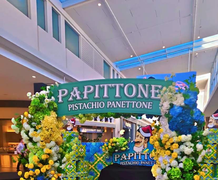 Kelly (28), $250, Non-smoker, No pets, and No children