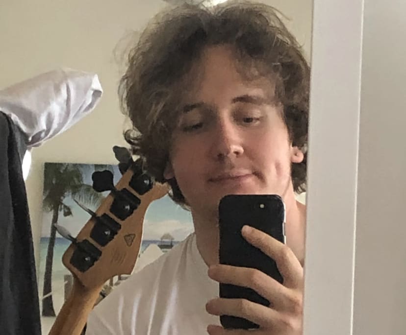 Will (21), $250, LGBTQIA+, Non-smoker, No pets, and No children