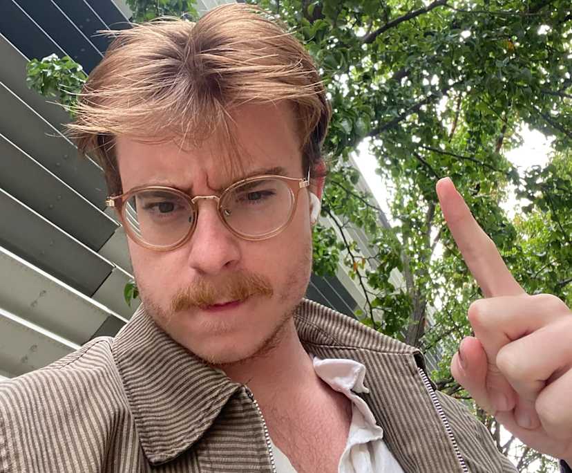 Liam (22), $250, LGBTQIA+, Non-smoker, Have pets, and No children