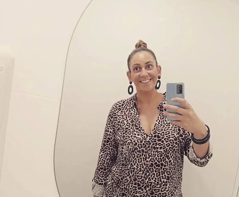 Chantal (34), $400, Non-smoker, No pets, and No children