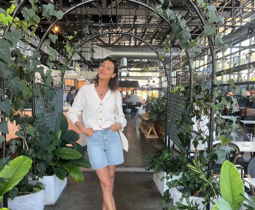 Rachel (43), $350, Non-smoker, No pets, and No children