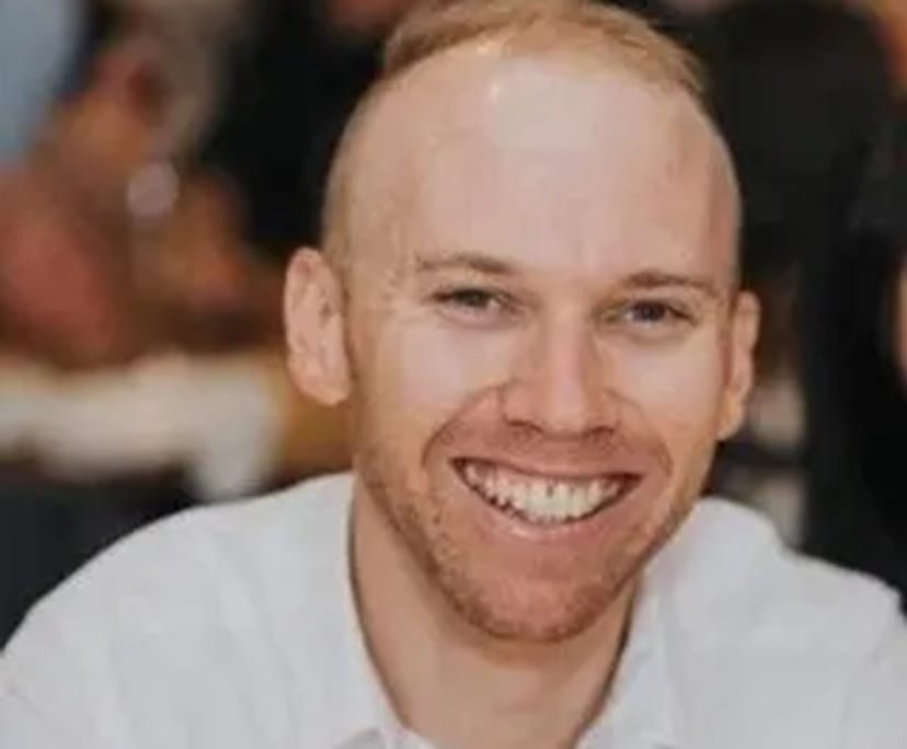 Daniel (39), $350, Non-smoker, No pets, and No children