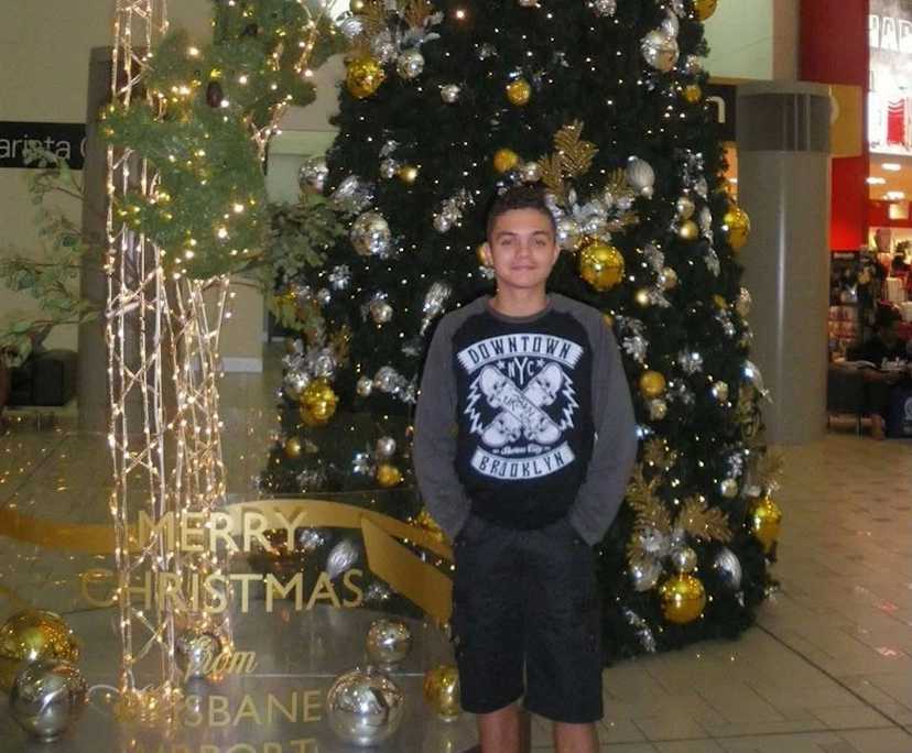 Chris (24), $360, LGBTQIA+, Non-smoker, No pets, and No children