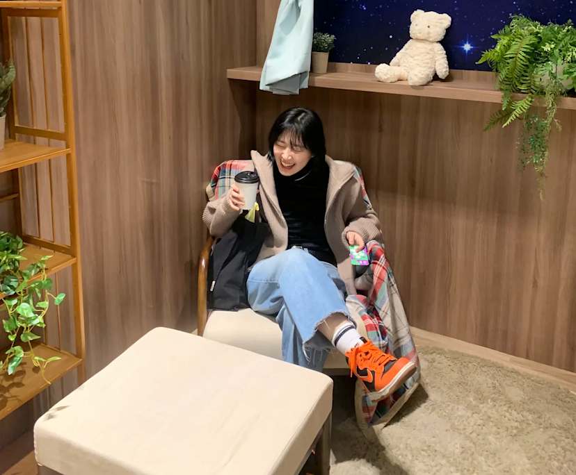 Seah (26), $230, LGBTQIA+, Non-smoker, No pets, and No children