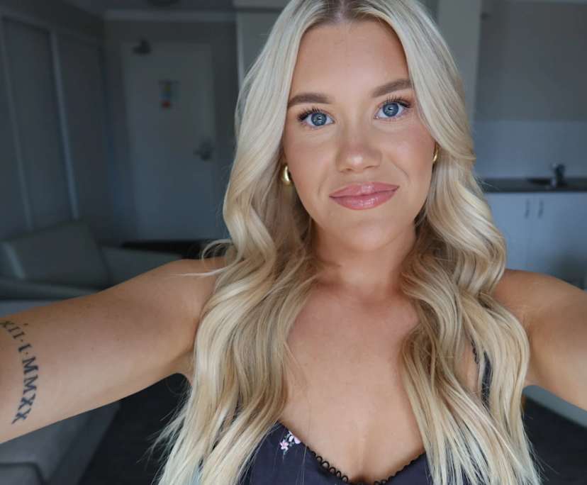 Sienna (24), $300, Have pets, Non-smoker, and No children