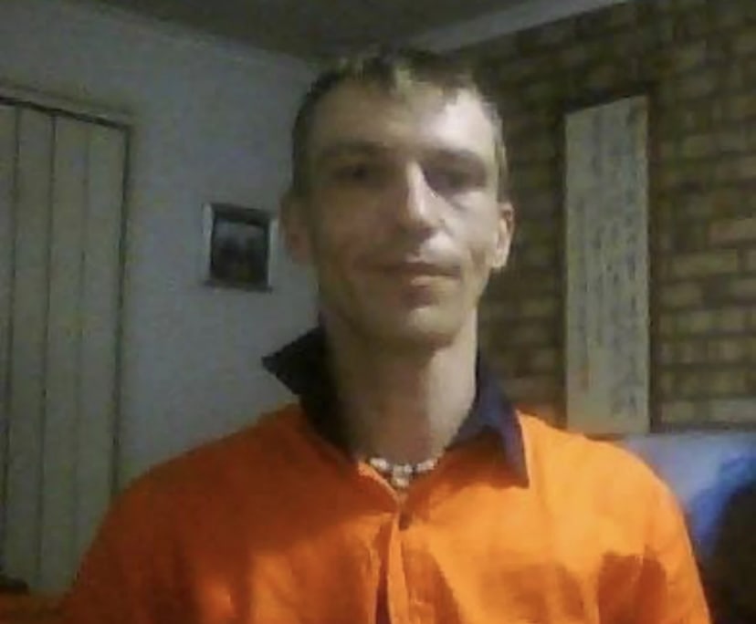 Mariusz (45), $300, Have pets, Non-smoker, and No children