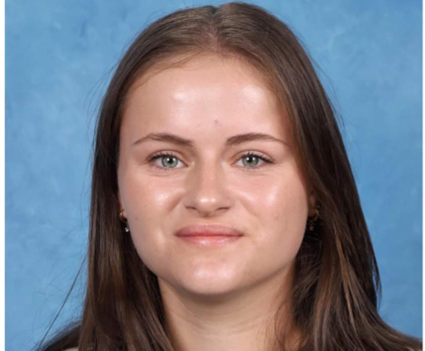 Sophie (22), $300, No pets, Non-smoker, and No children