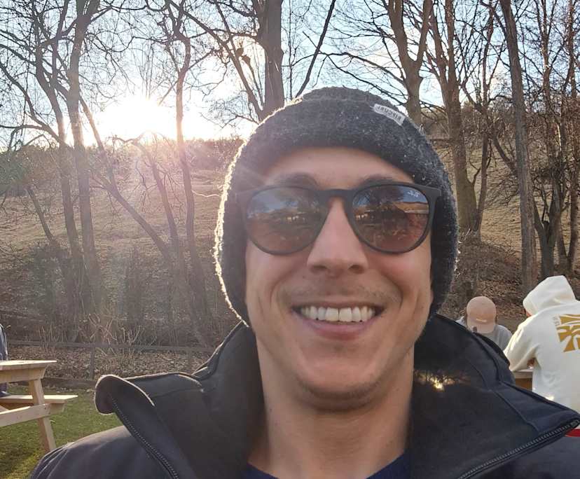 Frankie (36), $400, Non-smoker, No pets, and No children