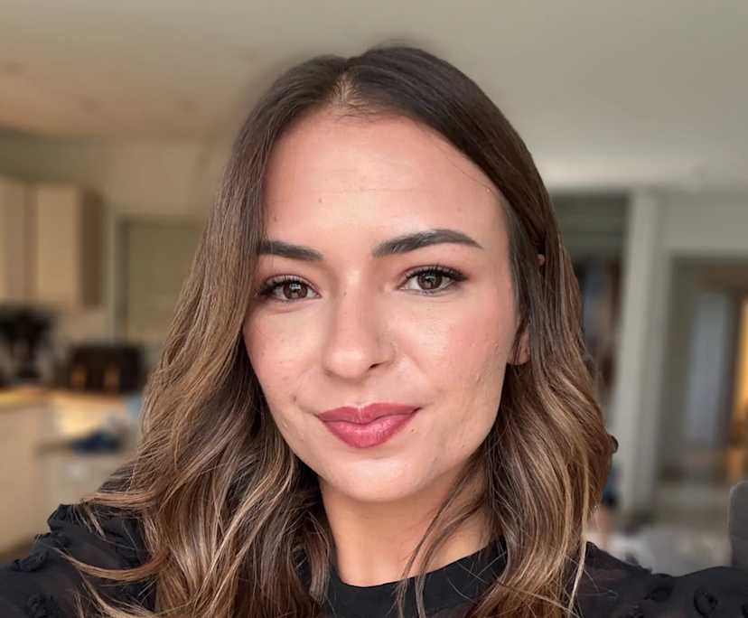 Victoria (26), $300, Smoker, No pets, and No children