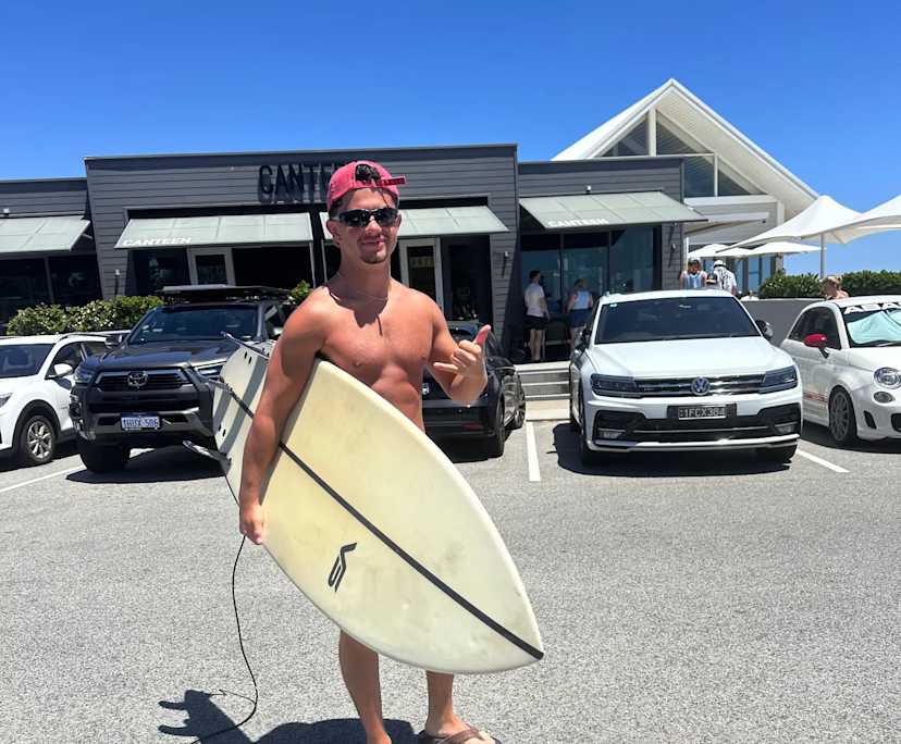 Ruben (21), $300, Non-smoker, No pets, and No children