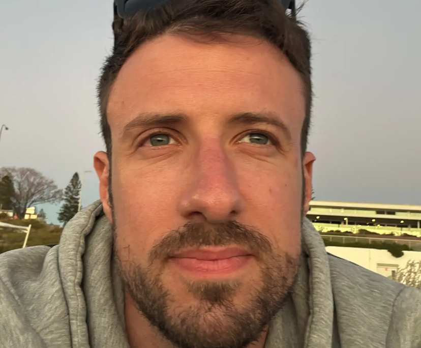 Emiliano (29), $300, 