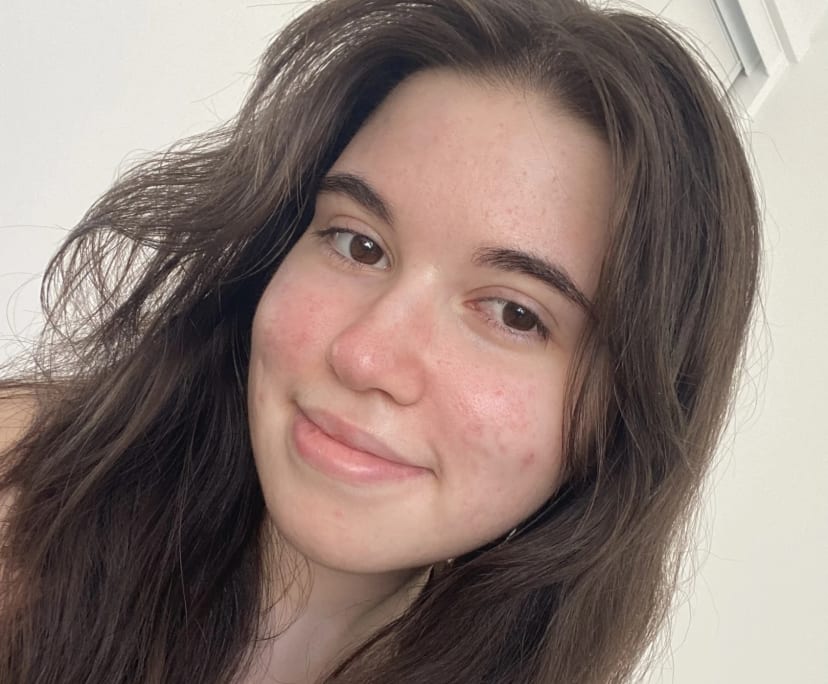 Carolina (21), $310, No pets, Non-smoker, and No children