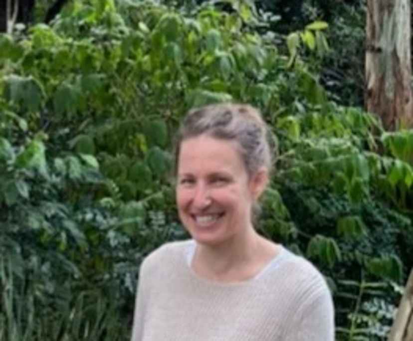 Peita (41), $300, Non-smoker, No pets, and No children