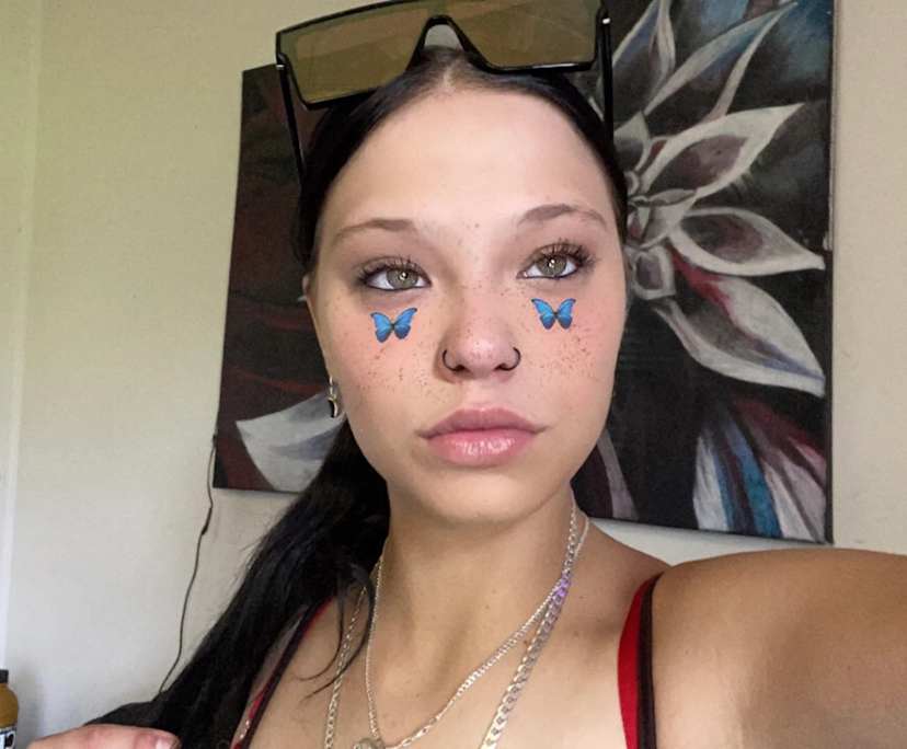 Crystal (18), $400, Have pets, Smoker, and No children