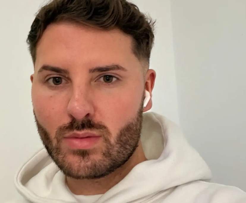 Stephen (27), $300, LGBTQIA+, Non-smoker, No pets, and No children