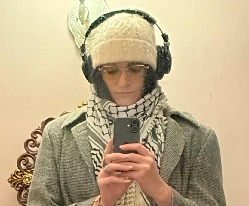 Lily (30), $200, LGBTQIA+, Non-smoker, No pets, and No children