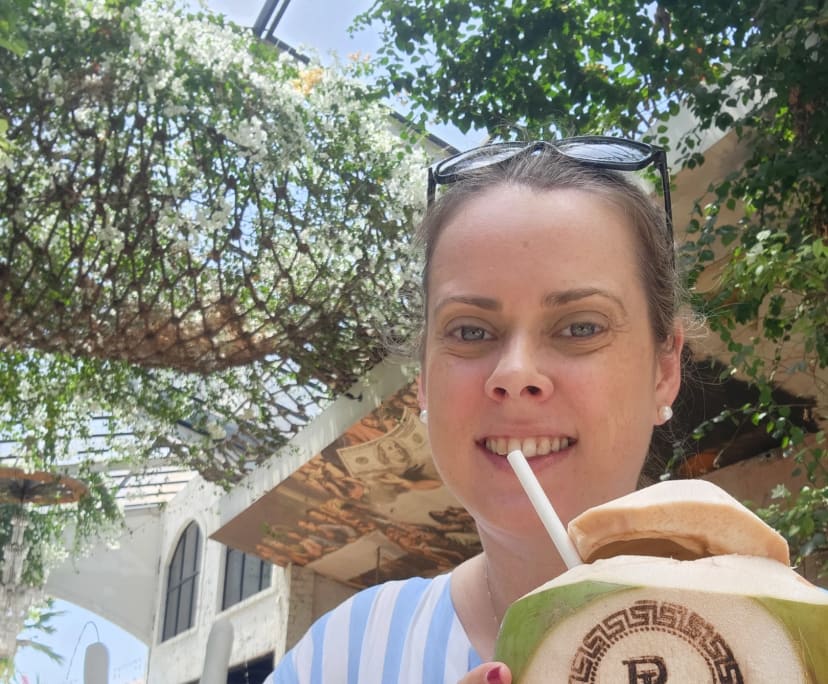 cherie-34-looking-in-coorparoo-holland-park-gr-flatmates-au