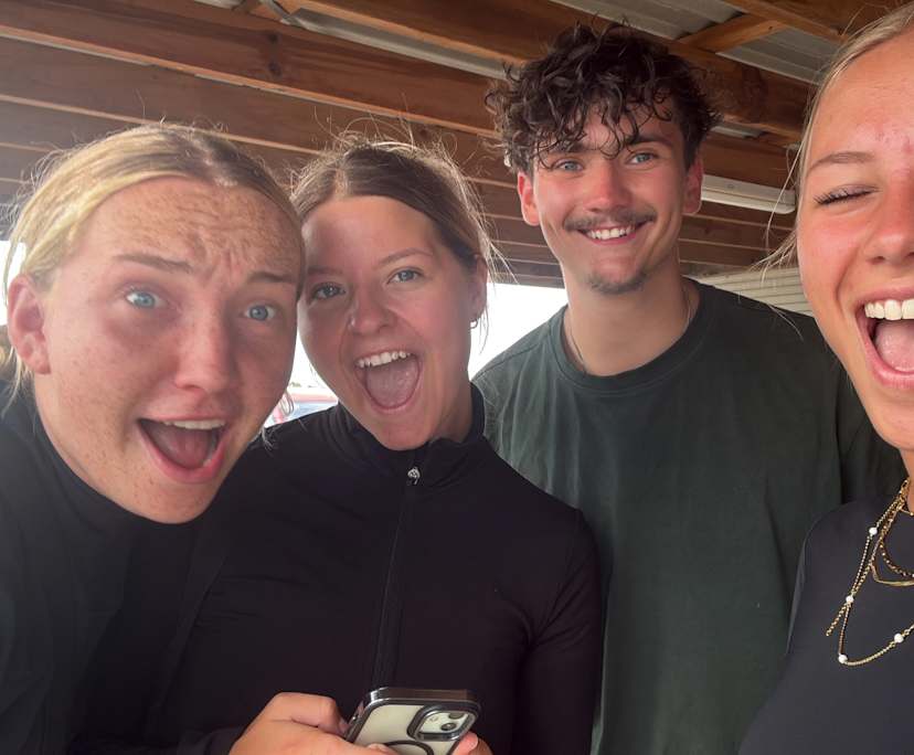 Lisa (19), Fenna (19), Charlotte (20) and Leo (20), $250, 