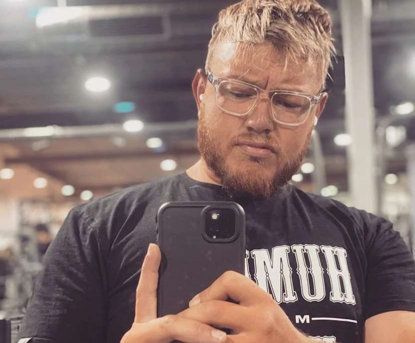 Jesse (32), $450, No children, Non-smoker, and No pets