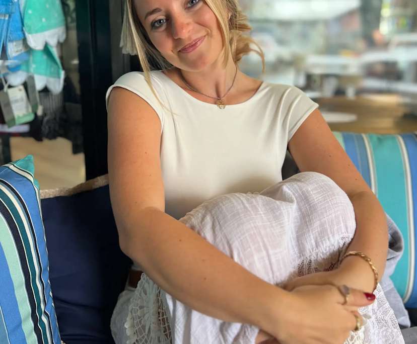 Gaby (27), $300, Non-smoker, LGBTQIA+, No pets, and No children