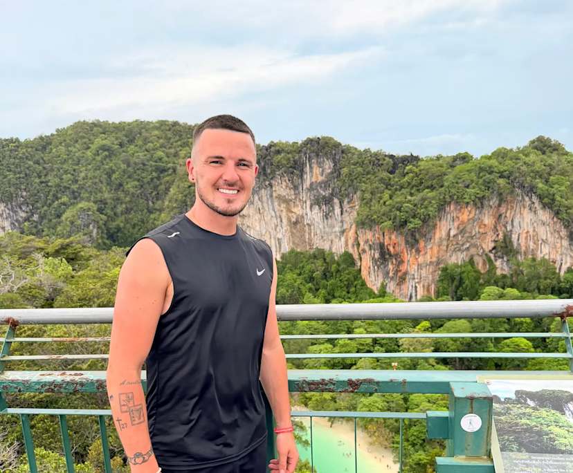 Anthony (30), $300, Non-smoker, No pets, and No children