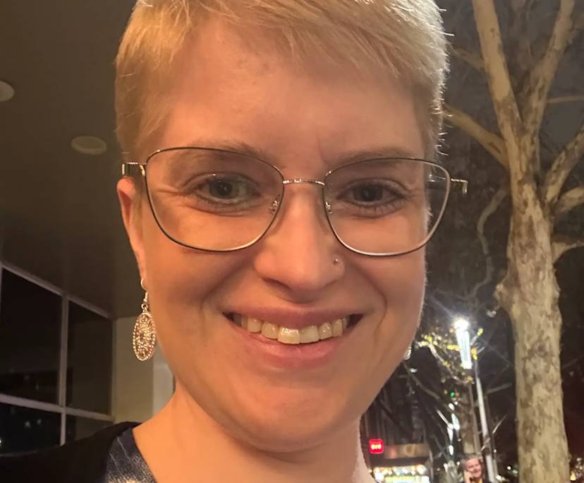 Helen (38), $250, No pets, No children, Non-smoker, and LGBTQIA+