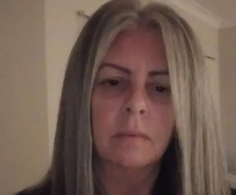 Rhonda (58), $240, Have children, Non-smoker, and No pets