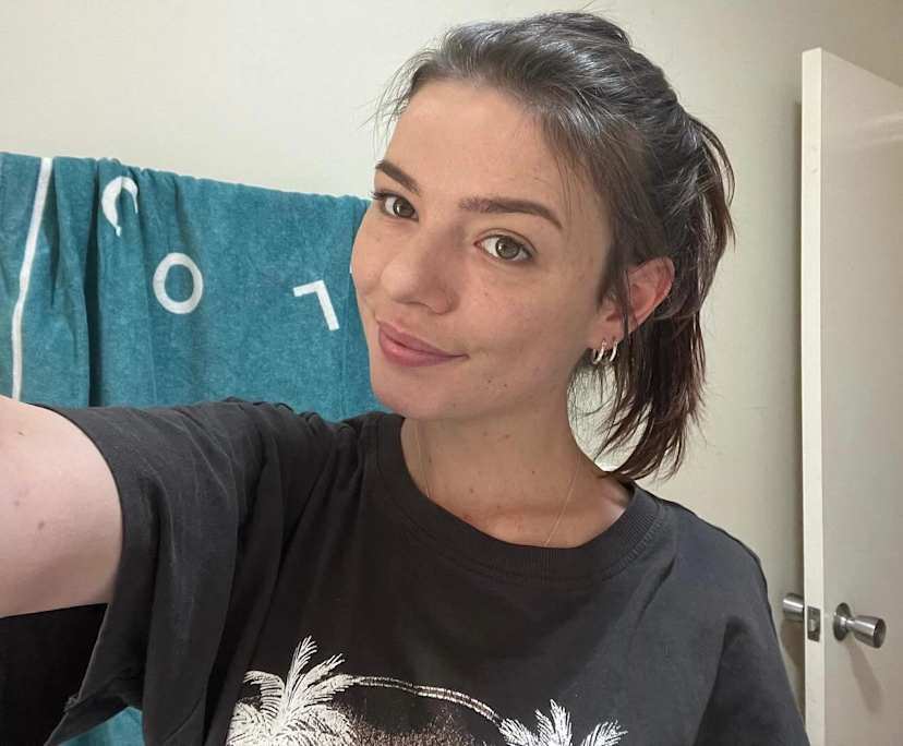 Sarah (26), $230, Smoker, No pets, and No children