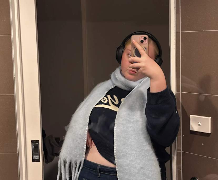 Luna iddles (20), $350, LGBTQIA+, Non-smoker, Have pets, and No children