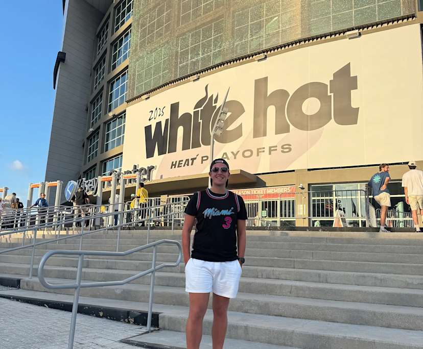 Leigh (36), $500, Non-smoker, No pets, and No children