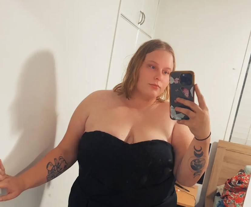 Chloe (26), $300, Smoker, No pets, and No children