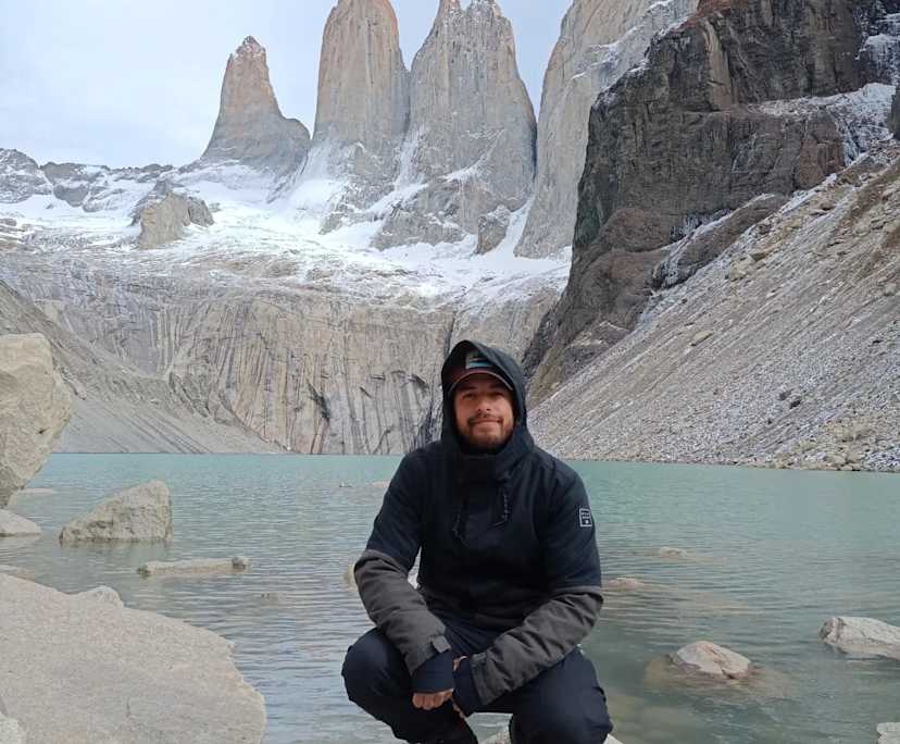 Ignacio (31), $300, Non-smoker, Have pets, and No children