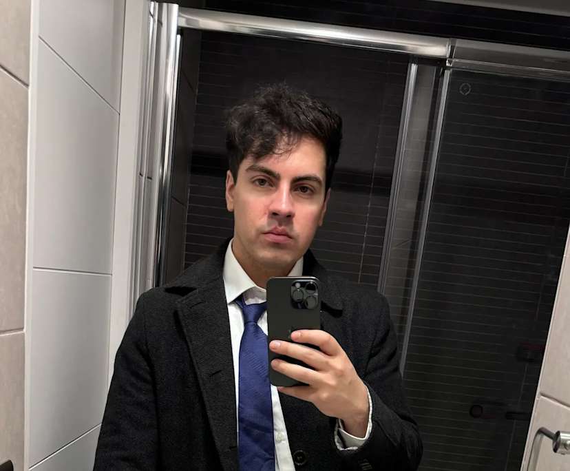 Benjamin (26), $430, No pets, LGBTQIA+, Non-smoker, and No children