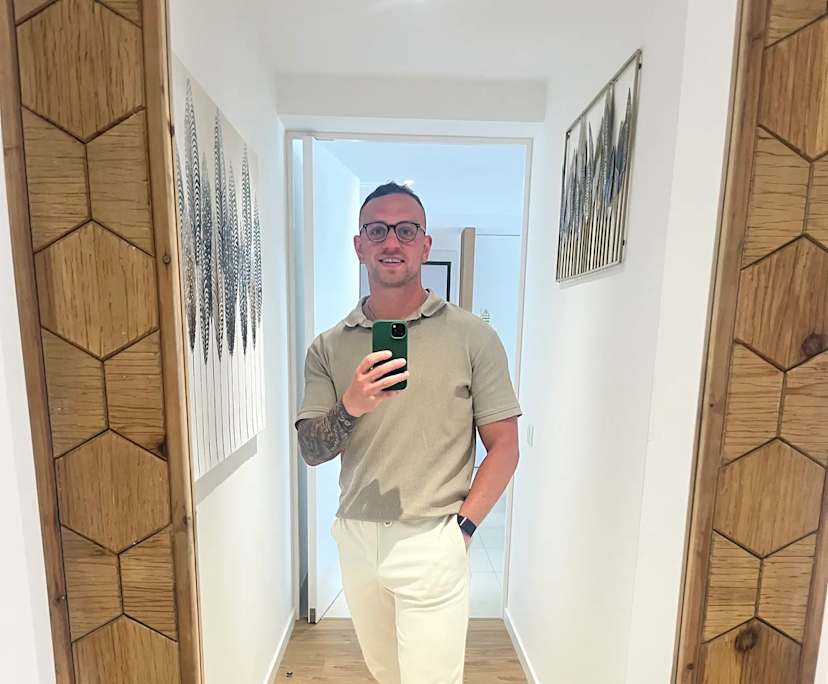 Alex (29), $600, Non-smoker, No pets, and No children