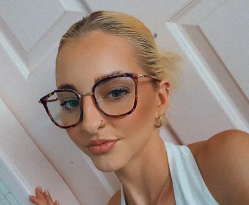 Gabbie-Anne (23), $250, No pets, Non-smoker, and No children