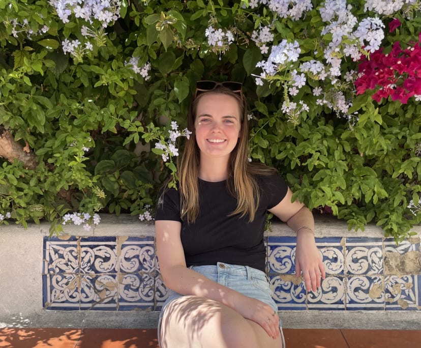 Isabelle (24), $400, Non-smoker, No pets, and No children