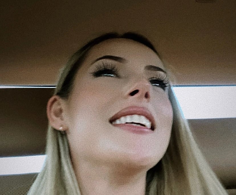 Chloe (26), $450, Non-smoker, No pets, and No children