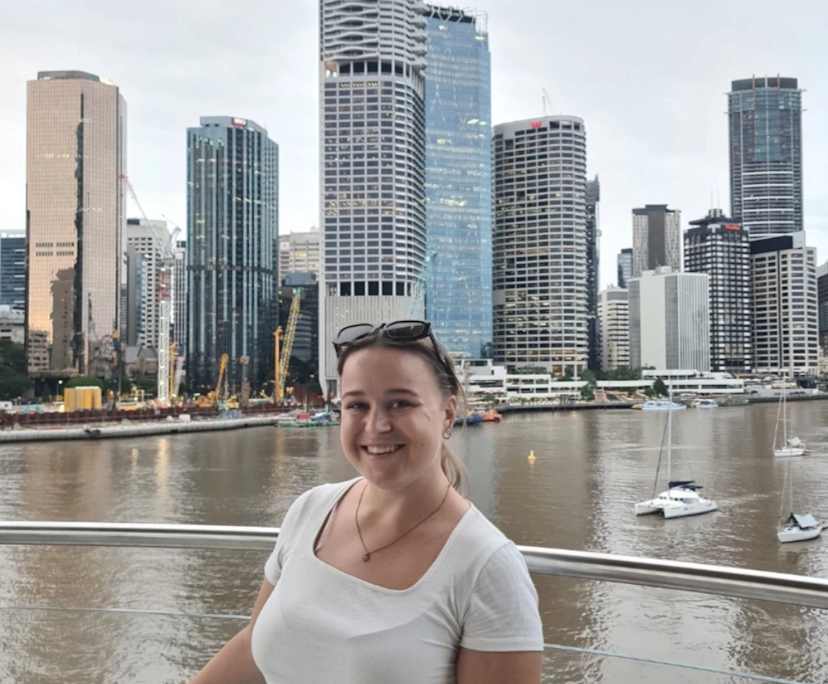 Josefine (27), $300, 