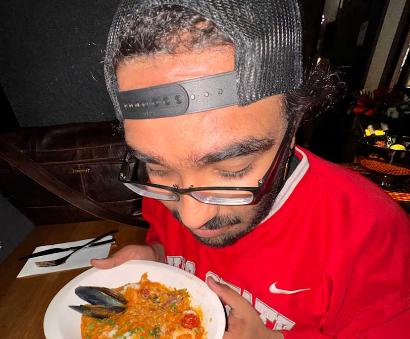 Mo