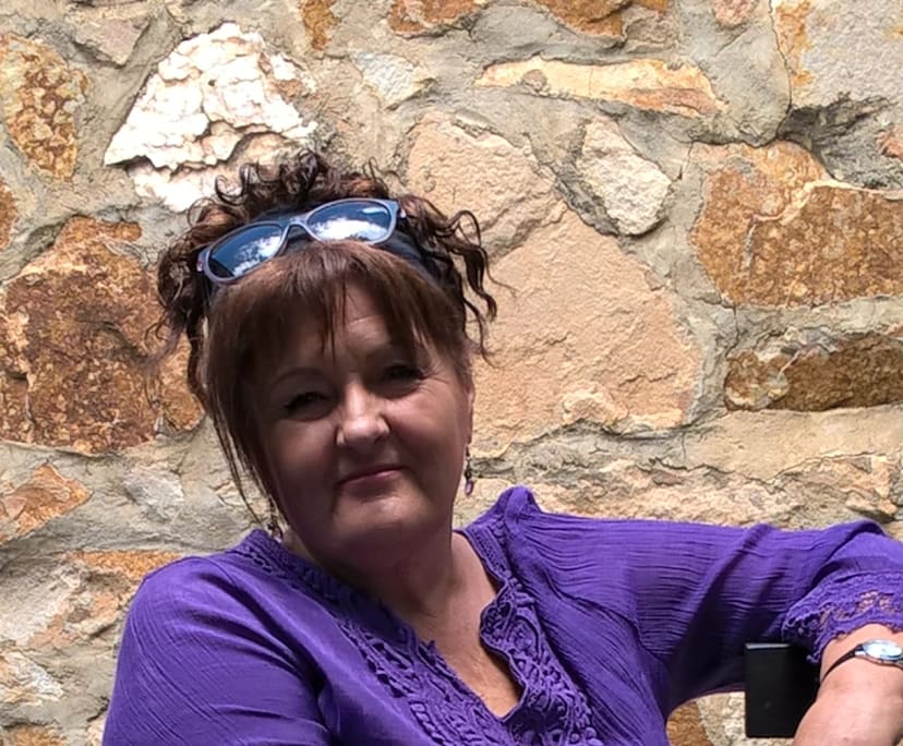 Michelle (66), $350, Non-smoker, No pets, and No children
