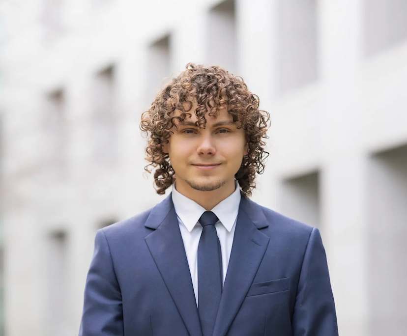 Sam (19), $325, LGBTQIA+, Non-smoker, No pets, and No children