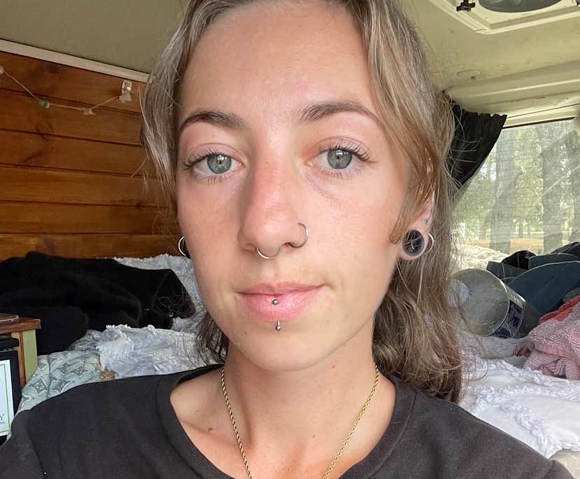 Ruby (26), $380, No pets, Non-smoker, and No children