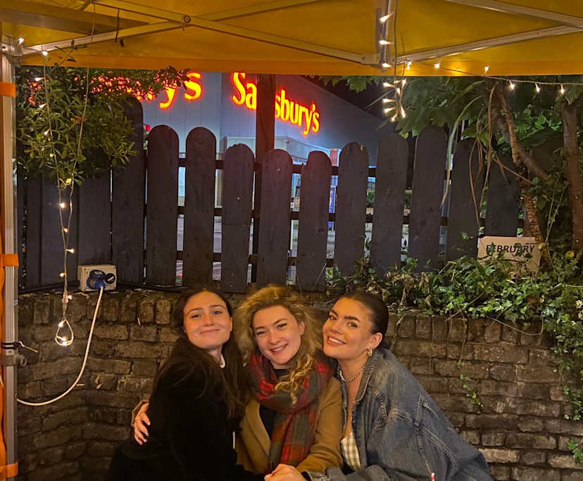 Pippa, Caitlin & Jessie